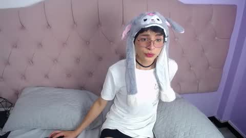 Damiian21  online show from February 24, 1:21 pm