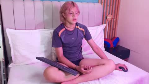 D A N online show from March 23, 7:09 pm