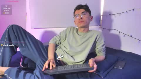 dani_angel_dark online show from December 14, 9:33 pm