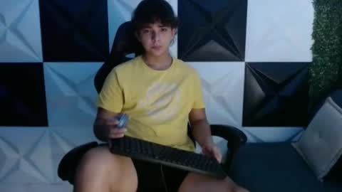 dani_cumboy online show from January 24, 6:14 am