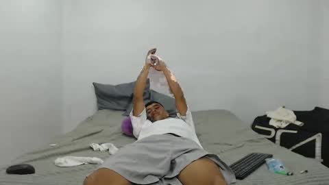 Snapshot of danielitopapii chatting on February 11, 12:06 am danielitopapii online show from February 11, 12:06 am
