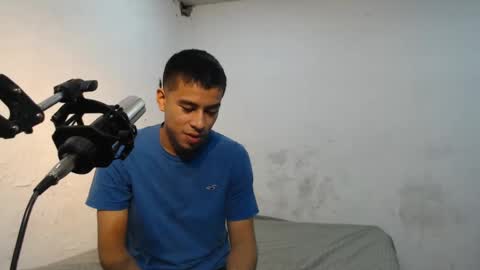 Snapshot of danielitopapii chatting on December 21, 1:04 am danielitopapii online show from December 21, 1:04 am