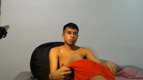 Snapshot of danielitopapii chatting on March 5, 4:02 pm danielitopapii online show from March 5, 4:02 pm