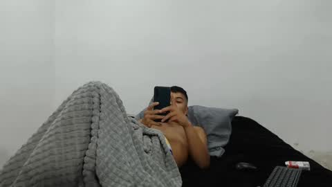 Snapshot of danielitopapii chatting on February 8, 1:44 pm danielitopapii online show from February 8, 1:44 pm