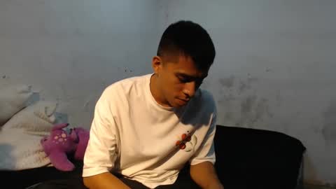 Snapshot of danielitopapii chatting on December 30, 2:53 am danielitopapii online show from December 30, 2:53 am