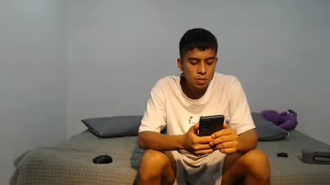 Snapshot of danielitopapii chatting on February 7, 3:24 am danielitopapii online show from February 7, 3:24 am