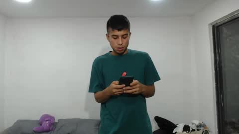 Snapshot of danielitopapii chatting on February 18, 10:47 pm danielitopapii online show from February 18, 10:47 pm