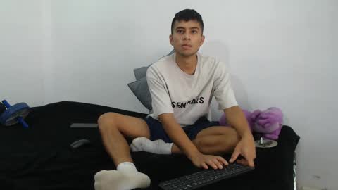 Snapshot of danielitopapii chatting on February 20, 4:36 pm danielitopapii online show from February 20, 4:36 pm