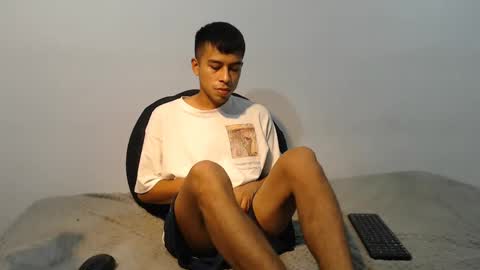 Snapshot of danielitopapii chatting on March 4, 9:54 pm danielitopapii online show from March 4, 9:54 pm