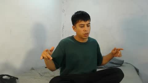 Snapshot of danielitopapii chatting on October 3, 9:47 am danielitopapii online show from October 3, 9:47 am