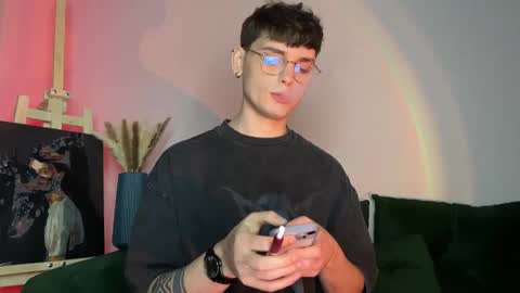 danieltuckerr online show from February 17, 5:01 pm