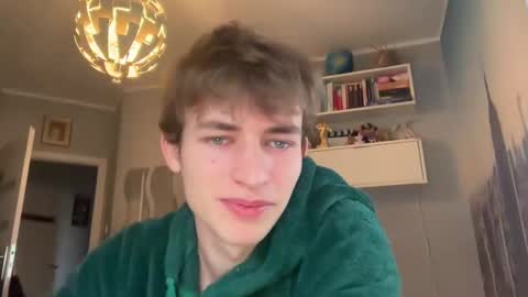 Snapshot of daniosunshine chatting on December 10, 11:22 am danio hot online show from December 10, 11:22 am