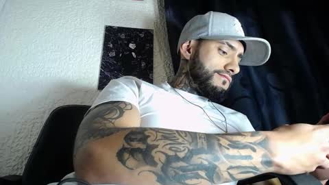dante_d_angelo_ online show from October 13, 4:51 am