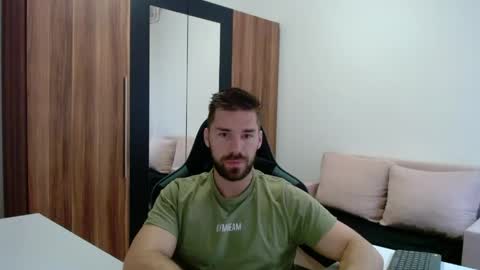 darius_94 online show from June 1, 4:35 am
