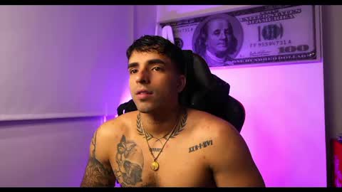 Darius Phoenix  online show from February 13, 4:00 am