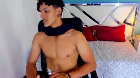 Scoot online show from January 9, 9:05 pm