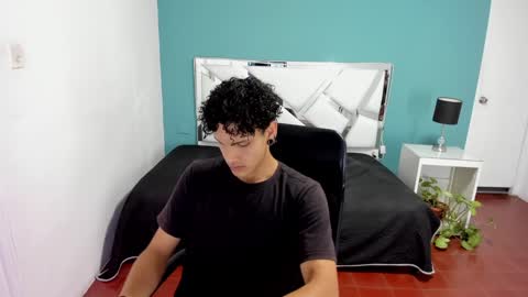 Scoot online show from December 5, 10:34 pm