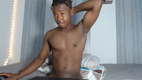 Chris  online show from November 13, 7:18 pm