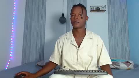 Chris  online show from November 21, 7:02 pm