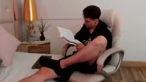 dark_sun333 online show from December 16, 3:13 am