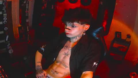   online show from November 6, 7:22 am