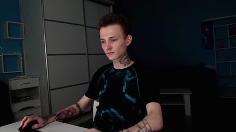 Snapshot of darling__oliver chatting on January 8, 3:07 pm your lovely Oli online show from January 8, 3:07 pm