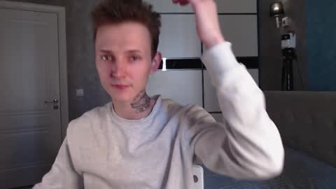 Snapshot of darling__oliver chatting on March 1, 7:31 am your lovely Oli online show from March 1, 7:31 am