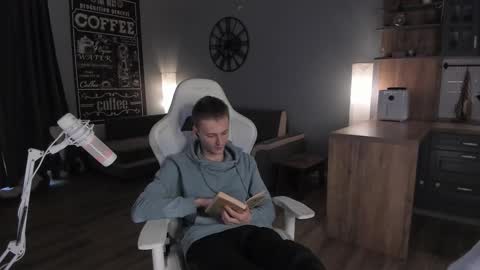 Snapshot of darling__oliver chatting on October 1, 3:54 am your lovely Oli online show from October 1, 3:54 am