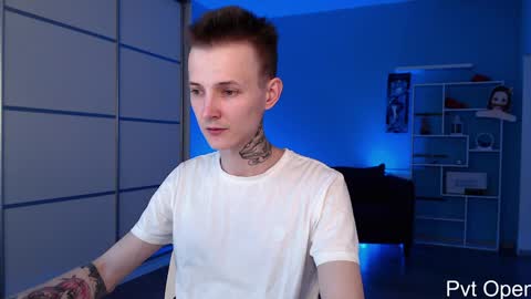 Snapshot of darling__oliver chatting on January 26, 5:34 pm your lovely Oli online show from January 26, 5:34 pm