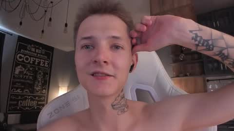 Snapshot of darling__oliver chatting on October 2, 4:27 am your lovely Oli online show from October 2, 4:27 am