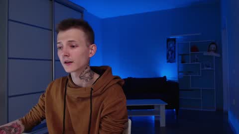 Snapshot of darling__oliver chatting on December 2, 6:52 pm your lovely Oli online show from December 2, 6:52 pm