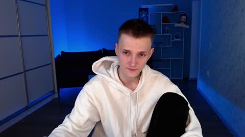 Snapshot of darling__oliver chatting on January 10, 1:52 pm your lovely Oli online show from January 10, 1:52 pm