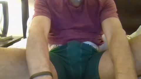 Snapshot of darryl43321 chatting on December 23, 12:57 am darryl43321 online show from December 23, 12:57 am