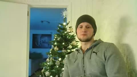 Snapshot of dartanjanas chatting on December 7, 8:05 pm Dario online show from December 7, 8:05 pm