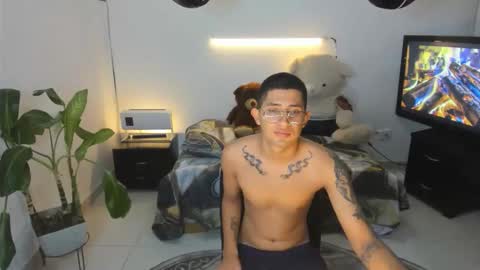 darwinandbrayan online show from March 2, 4:12 am