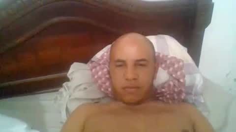 darwinsreyes online show from December 5, 3:02 am