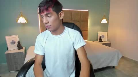 angel online show from November 25, 2:19 pm