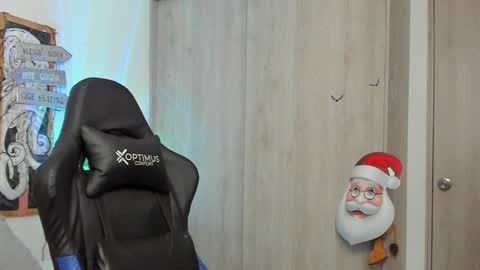 DAVE MAX online show from December 18, 4:39 pm