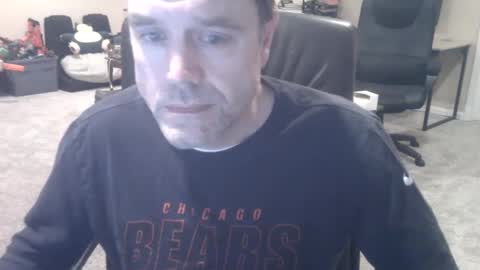 Snapshot of daved14u chatting on December 12, 6:25 am daved14u online show from December 12, 6:25 am
