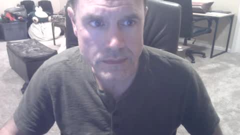 Snapshot of daved14u chatting on September 29, 6:01 am daved14u online show from September 29, 6:01 am