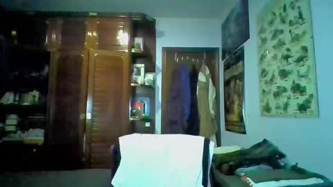 Snapshot of david33333333 chatting on October 18, 8:41 am david33333333 online show from October 18, 8:41 am