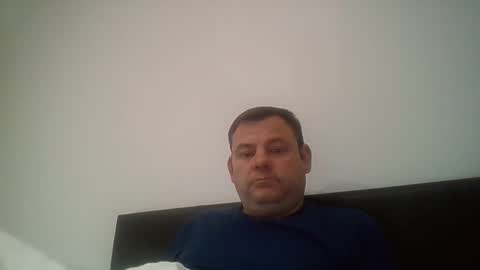 DILFnextdoor69 online show from October 8, 8:35 pm