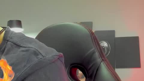 David Jons online show from February 7, 8:31 pm