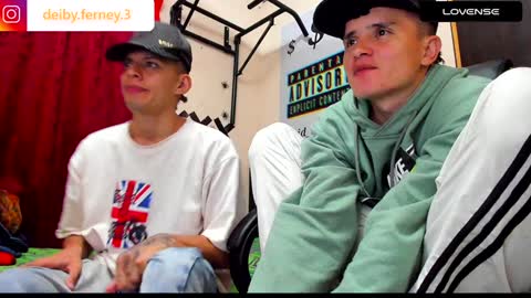 Snapshot of david_latin666_ chatting on December 14, 4:01 am David online show from December 14, 4:01 am