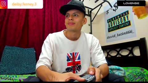 Snapshot of david_latin666_ chatting on December 26, 1:18 am David online show from December 26, 1:18 am