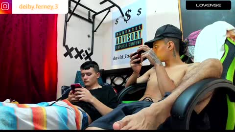 Snapshot of david_latin666_ chatting on December 17, 6:20 pm David online show from December 17, 6:20 pm