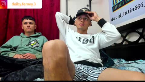 Snapshot of david_latin666_ chatting on January 25, 3:51 am David online show from January 25, 3:51 am