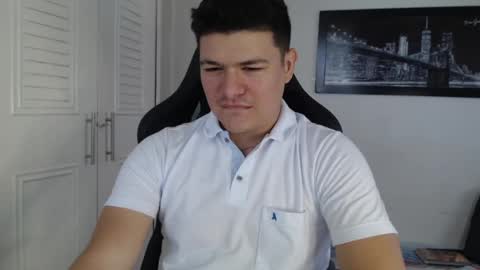 Snapshot of david_smit_ chatting on December 8, 7:22 pm david smit online show from December 8, 7:22 pm