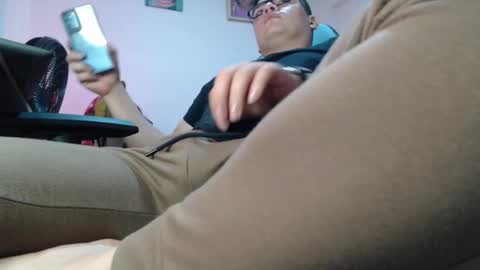 Snapshot of david_smit_ chatting on February 20, 3:41 pm david smit online show from February 20, 3:41 pm
