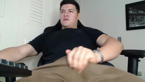Snapshot of david_smit_ chatting on December 11, 6:06 am david smit online show from December 11, 6:06 am